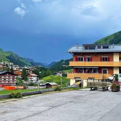 Vor dem Gewitter erreiche ich Lech