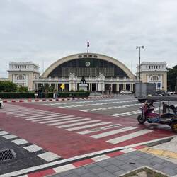 Hualamphong station was once the main train station for Bangkok before most services moved to Apiwat