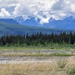 ... die Alaska Range kommt in den Blick