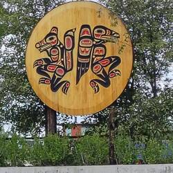 ... voller Kunst der First Nations ...