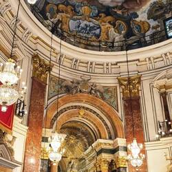 La basilique de Valencia possède une fresque impressionnante qui orne son dôme