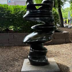 Level Head (Tony Cragg)