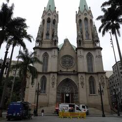 Kathedrale unter Polizeischutz