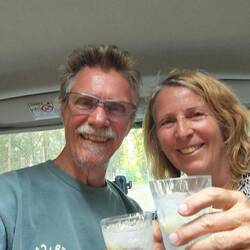 ... und auf unsere Nachbarn und Freunde anstoßen 😃