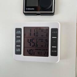 40' draußen, 45' drinnen, der Kühlschrank schafft noch 11'
