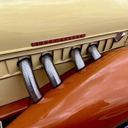 Auburn, vermutlich das älteste Fahrzeug beim Treffen (1930er)