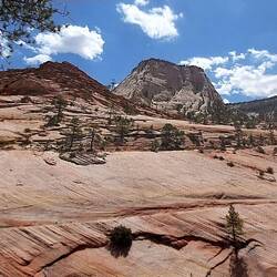 Komplett glatt geschliffene Felsen