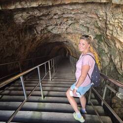 Abgang in die Grotte