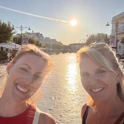 2 Mamas on Tour