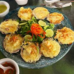 Hmm...conchitas a la parmesana bei Javier in Barranco