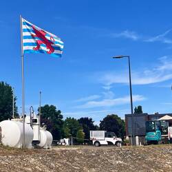 Schwebsange Hafenanlagen, Tankstelle links, Capitainerie rechts