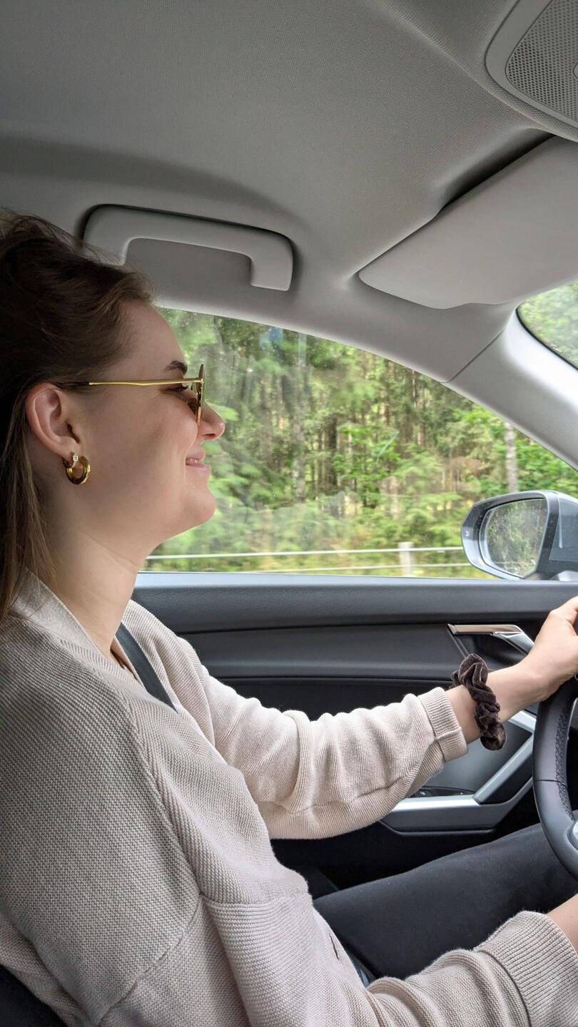 Nadja am Fahren