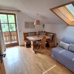 Aufenthaltszimmer mit Balkon