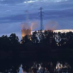 ... und auf die Cattenom Reaktortürme bei Basse-Ham, schrecklich schön..