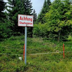 Der Staatsgrenze entlang ...