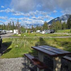 Mountain Village II Campground, hier stehen die großen Camper und Trailer