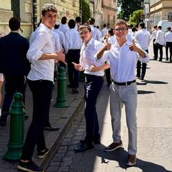 Die jüdischen Jungs fanden es cool fotografiert zu werden!