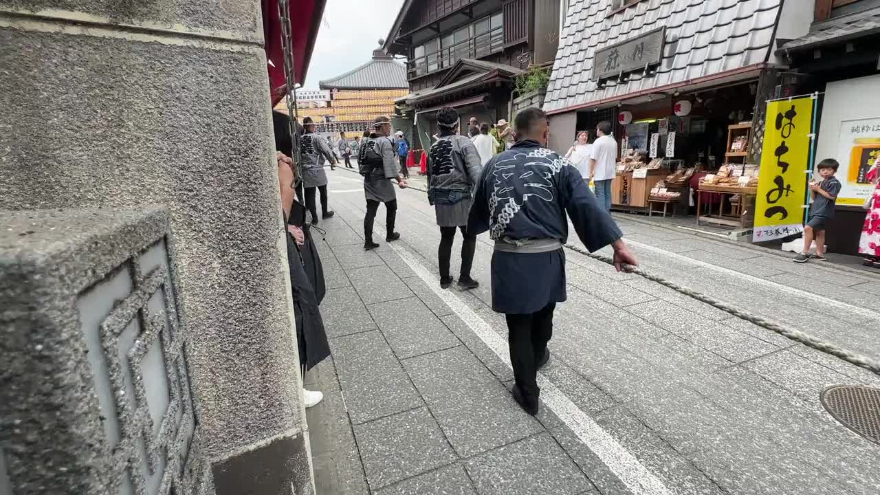 The first yamahoko we saw.