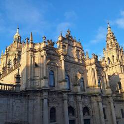 And this is the BACK view of the cathedral!! 😲