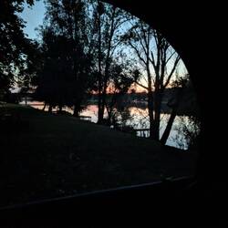 Die Sonne geht langsam auf