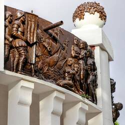 Detail of the monument.