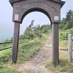 De symbolische poort van een volgend hoofdstuk naar Rome.