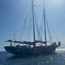 The old pearl lugger