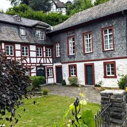 Die ersten Fachwerkhäuser von Monschau.
