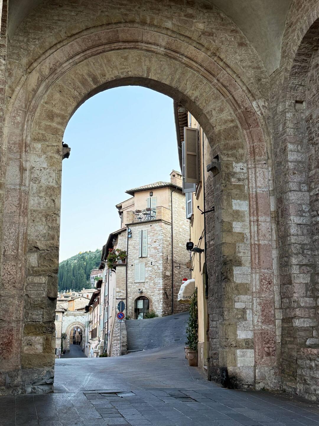 Arch #7 - looking back up into Assisi