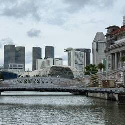Cavenagh Brücke & Fullerton Hotel