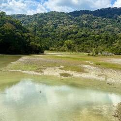 Côté lac c'est pas terrible : paysage asséché qui ressemble plus à un marécage qu'autre chose