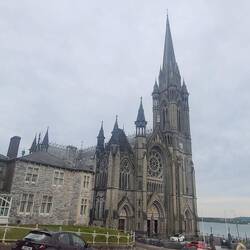 1i865 building of this church began, finished 1906.
