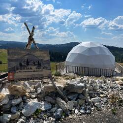Das Iglu braucht bei 30 Grad Außentemperatur keine Heizung