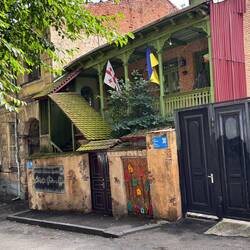 hier ist wohl jemand mit viel Liebe (auch für die Ukraine)