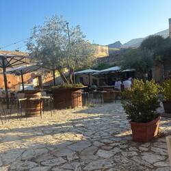 Innenhof von Scopello