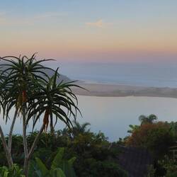 Von einem der Hügel hat man einen tollen Blick auf die ganze Bucht