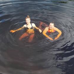 Schwimmen im Amazonas