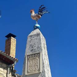 The town we're in Hornillos del Camino has a famous roooster.