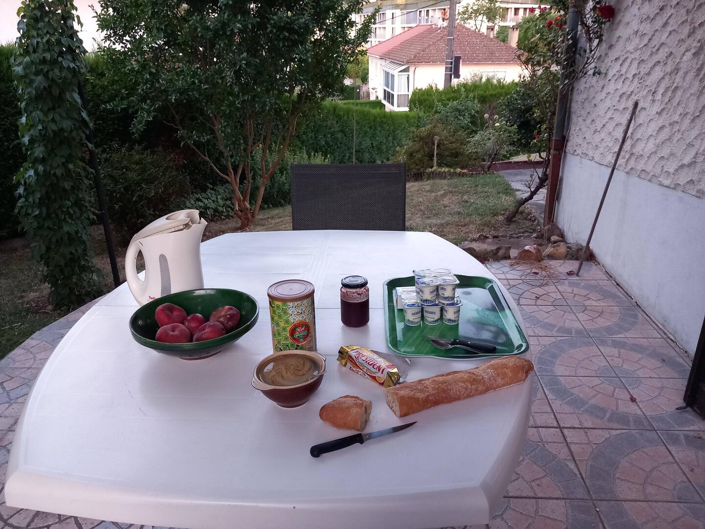 Petit déjeuner très très tôt avant de prendre la route...