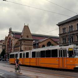 Tram Linie 49 vor der Markthalle