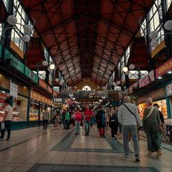 Hauptgang der Markthalle