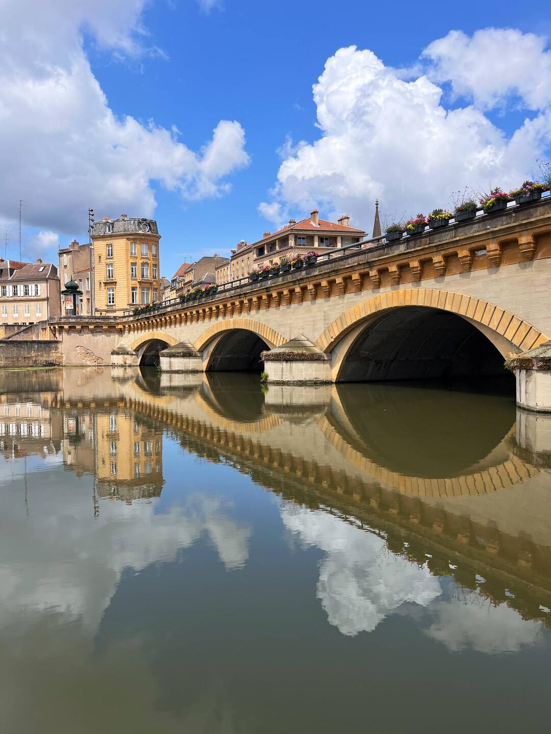 In der Sonne: Moyen Pont am Port de Plaisance Metz