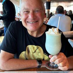 CUSTOMIZED pistachio milk shake