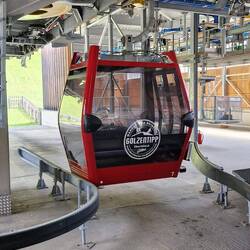 Mit der Gondel auf die Conny Alm