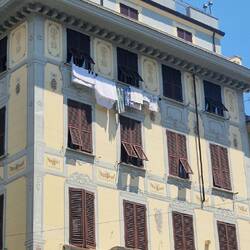 Nirgends hängt Wäsche schöner aus dem Fenster als in Italien