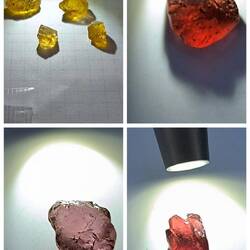 Oben links 4 goldene Turmaline, 3 Granate