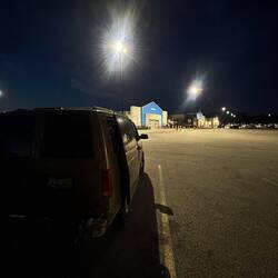 Wieder mal Supermarktparkplatzromantik