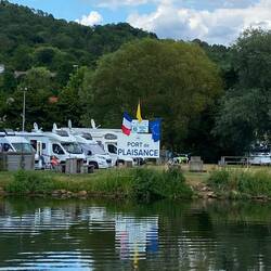 Yachthafen Pont-à-Mousson mit Wohnmobilarmada