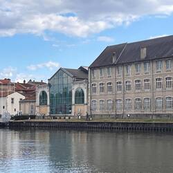 Ufer von Pont-à-Mousson