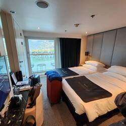 looking starboard side